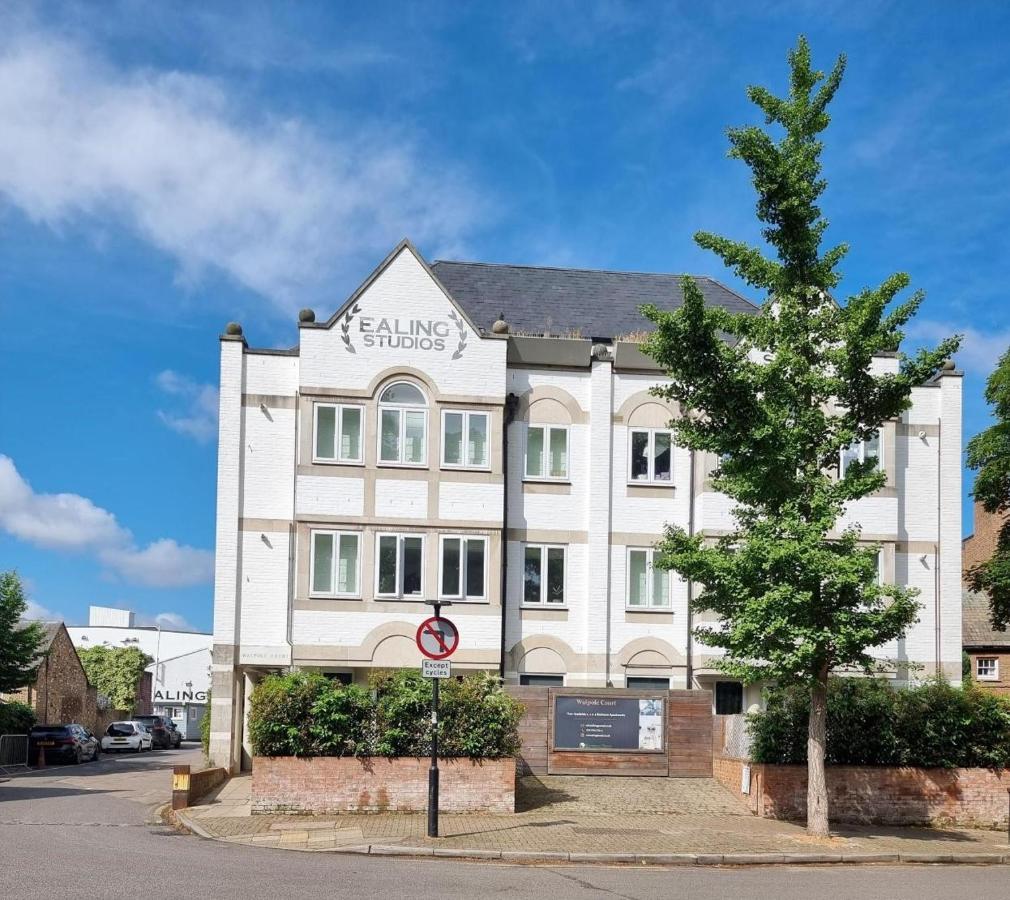 Roomspace Serviced Apartments- Walpole Court Ealing Esterno foto